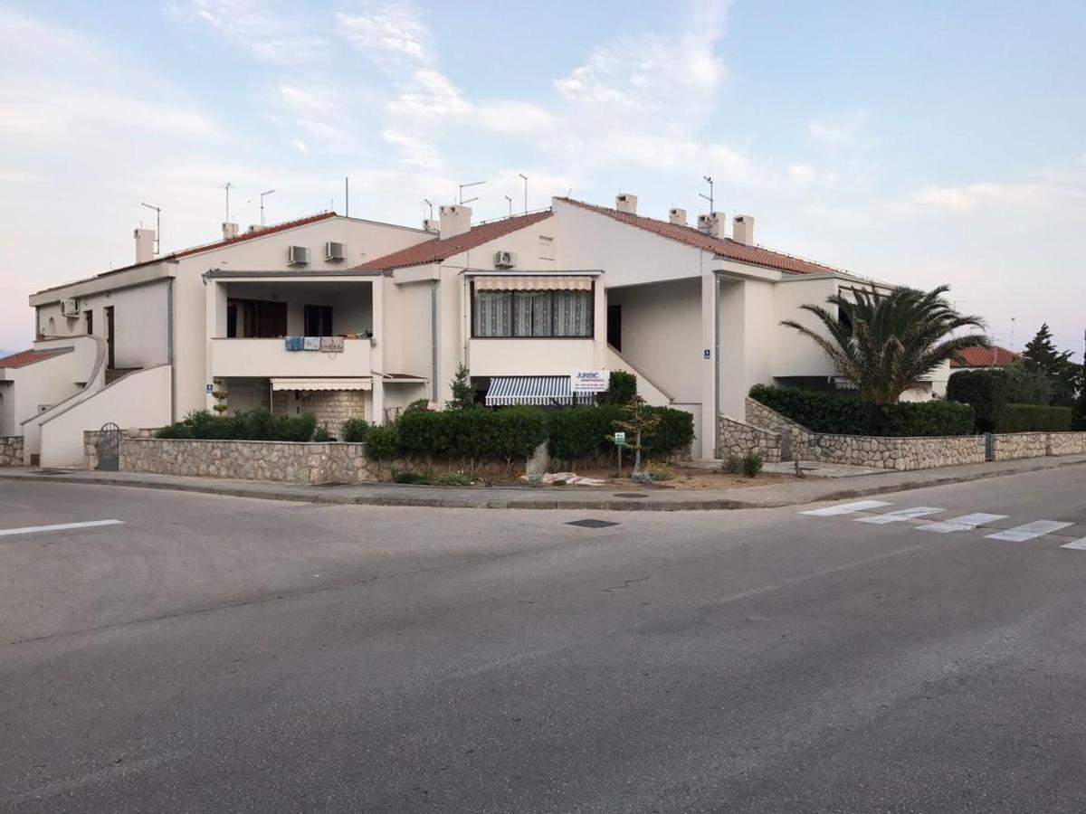 Jurisic Apartments Novalja Luaran gambar