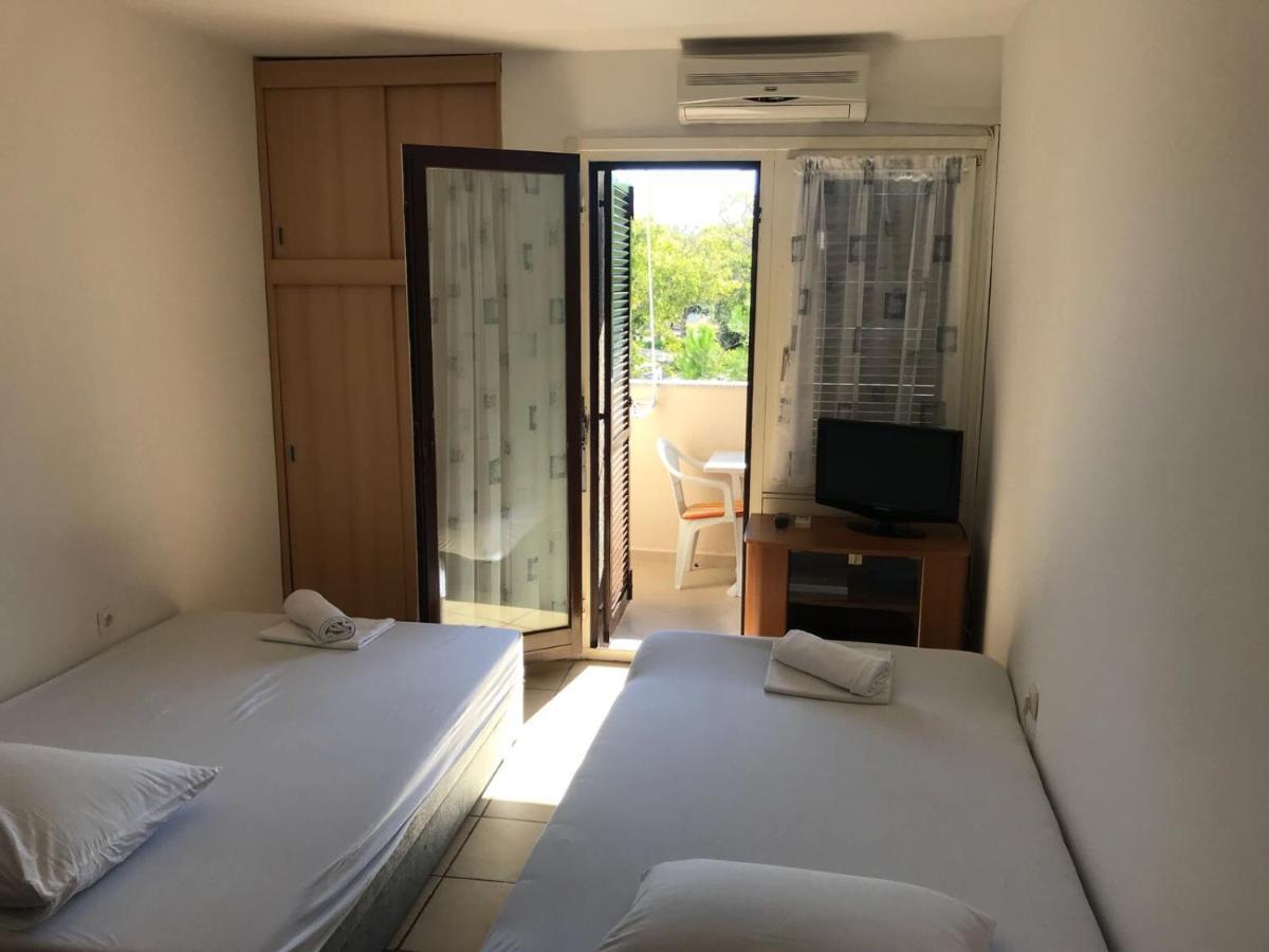 Jurisic Apartments Novalja Luaran gambar